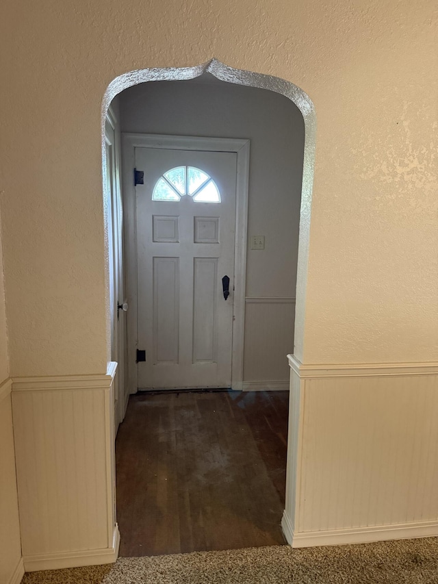 404 S 5th St, Thayer, MO 65791 - entrance foyer with wainscoting and a textured wall