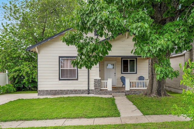 1609 N Lyon Ave, Springfield, MO 65803 - view of front of home with a porch and a front lawn