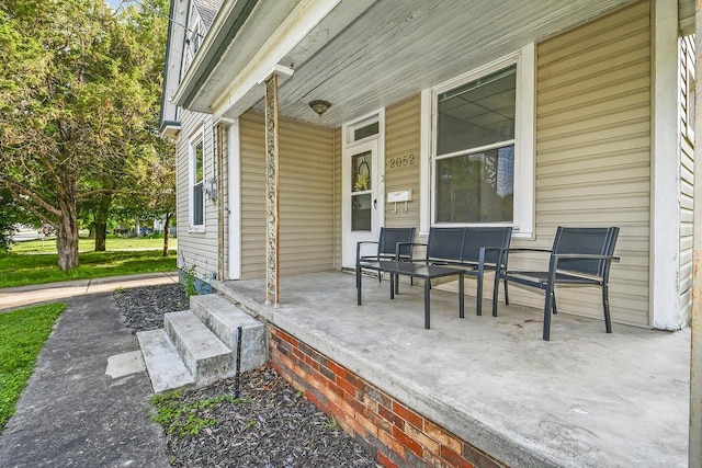 2052 N Grant Ave, Springfield, MO 65803 - view of porch