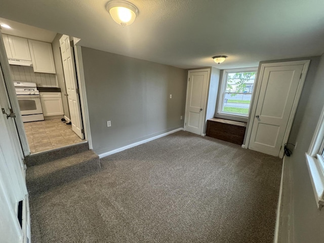 2152 E Cairo St, Springfield, MO 65802 - unfurnished room with light colored carpet and baseboards