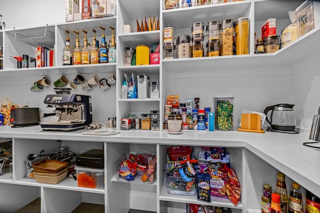 518 N Dublin Dr, Nixa, MO 65714 - view of pantry