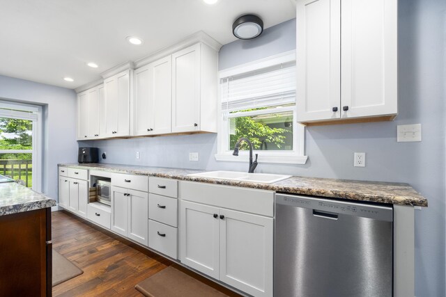 4159 N Farm Rd Unit 173, Springfield, MO 65803 - kitchen featuring stainless steel appliances, a sink, plenty of natural light, dark wood-style floors, and recessed lighting