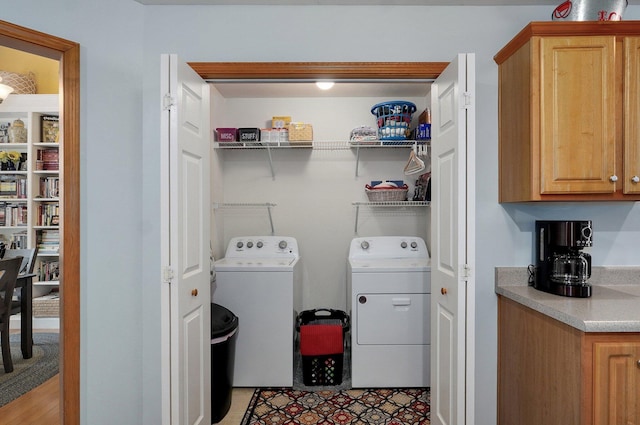 920 Bradford Ct, Marshfield, MO 65706 - washroom with washer and clothes dryer