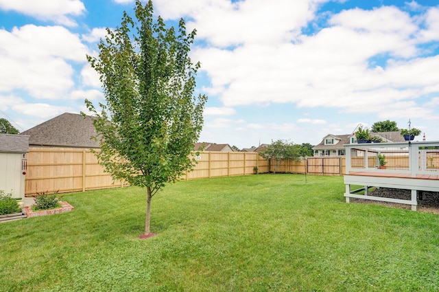 920 Bradford Ct, Marshfield, MO 65706 - view of yard with a deck