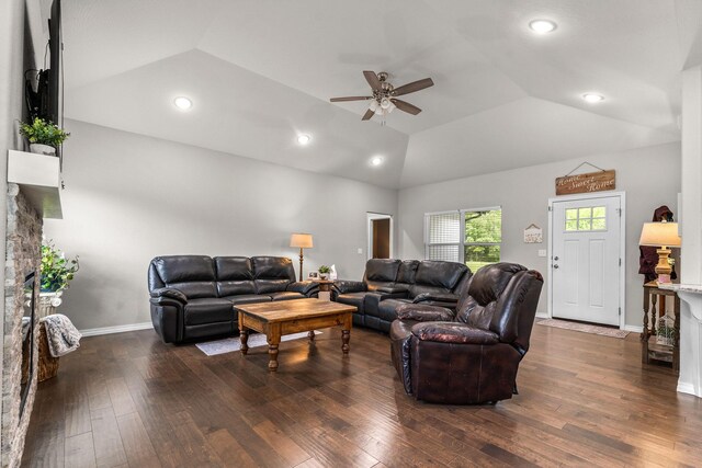 419 Wyldewood Dr, Fordland, MO 65652 - living room featuring a ceiling fan, vaulted ceiling, dark wood-style flooring, baseboards, and recessed lighting