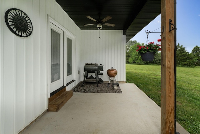419 Wyldewood Dr, Fordland, MO 65652 - view of patio featuring a ceiling fan and entry steps