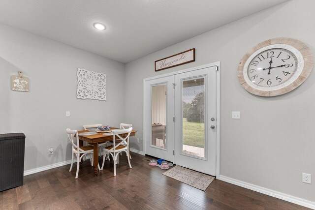 419 Wyldewood Dr, Fordland, MO 65652 - dining room featuring baseboards, dark wood-style floors, and recessed lighting