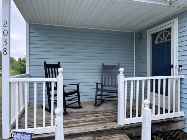 2038 W Trolley Car Ln, Carthage, MO 64836 - view of deck