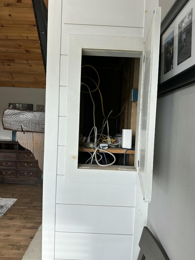 923 Riverview Rd, Marshfield, MO 65706 - detailed view of wood finished floors