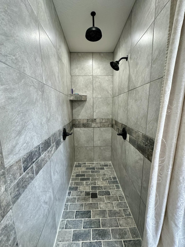 923 Riverview Rd, Marshfield, MO 65706 - full bathroom with tiled shower