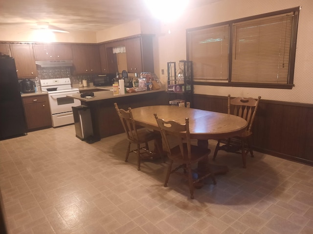 2504 N Clayton Ave, Springfield, MO 65803 - dining room featuring light flooring and a ceiling fan