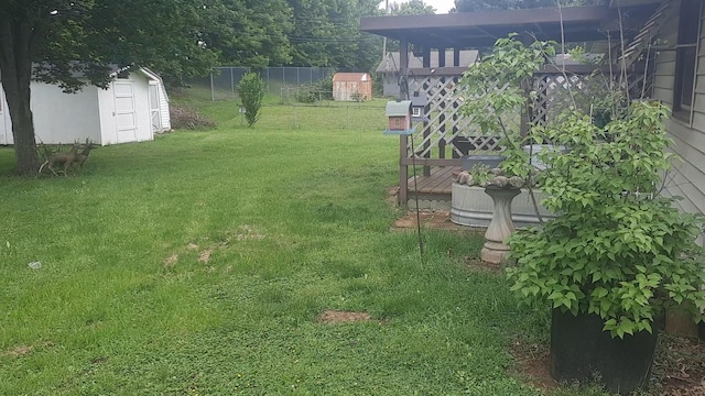 2504 N Clayton Ave, Springfield, MO 65803 - view of yard