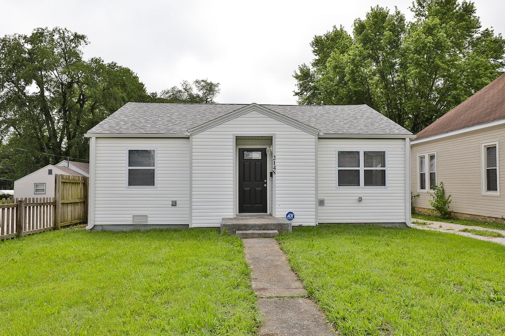 2148 N Grant Ave, Springfield, MO 65803 - bungalow-style house featuring roof with shingles