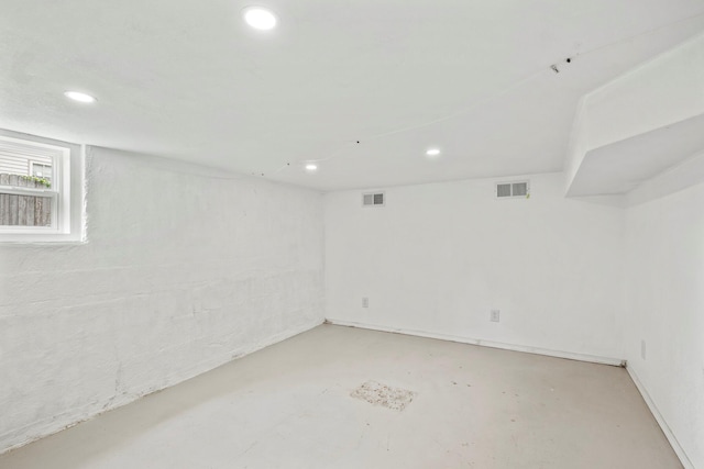 318 W Olive St, Aurora, MO 65605 - basement featuring recessed lighting
