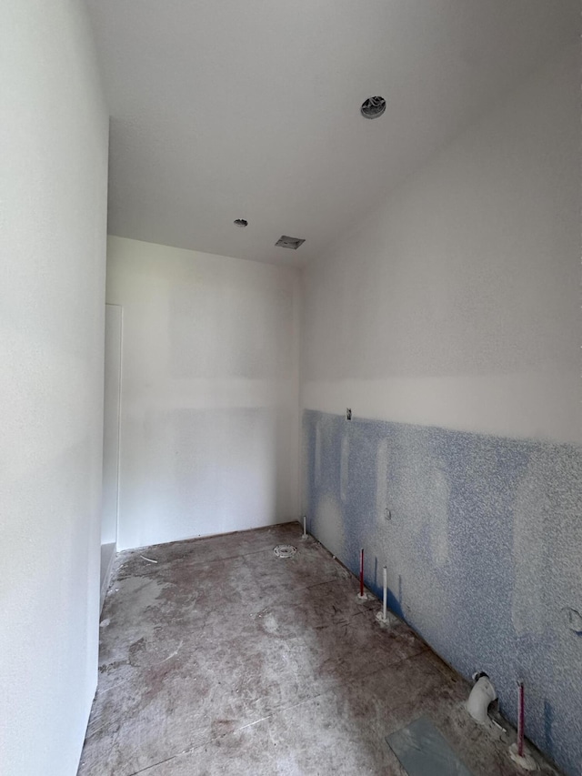 356 N Oak Ave, Sparta, MO 65753 - view of unfurnished room