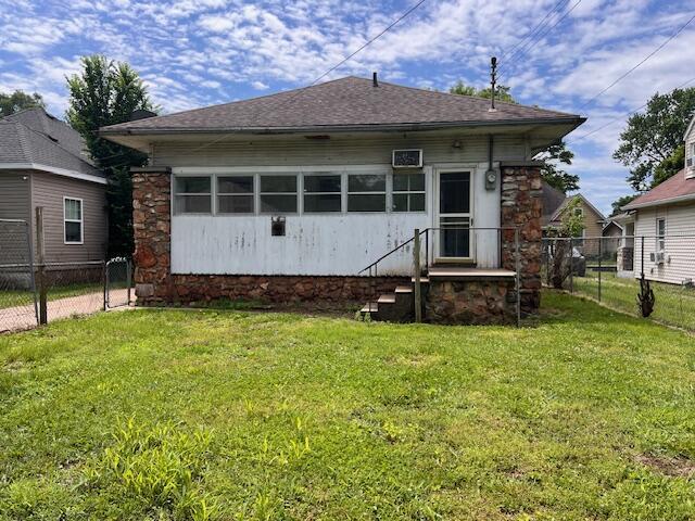 935 W Brower St, Springfield, MO 65802 - view of rear view of property