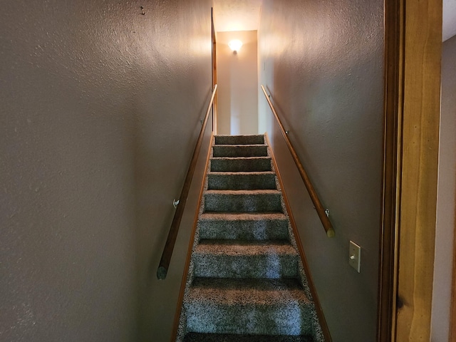 29039 Nottinghill Dr, Shell Knob, MO 65747 - stairway with a textured wall