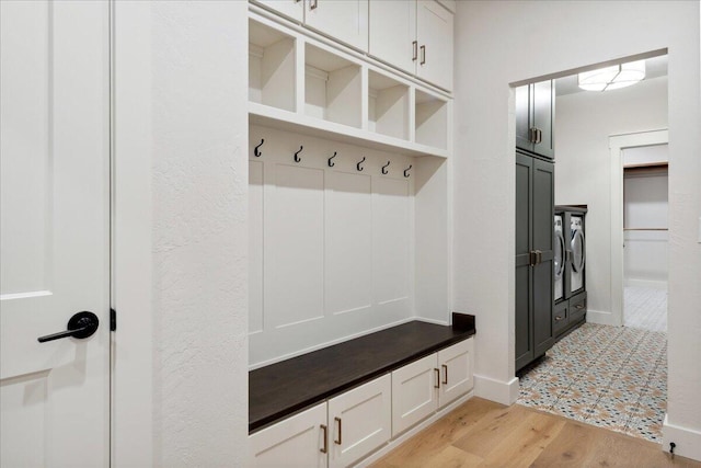 4943 S Aaron Ave, Springfield, MO 65810 - mudroom with light wood-style floors and baseboards