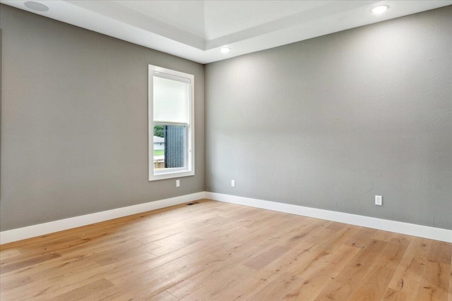 4943 S Aaron Ave, Springfield, MO 65810 - unfurnished room featuring light wood-type flooring, baseboards, and recessed lighting