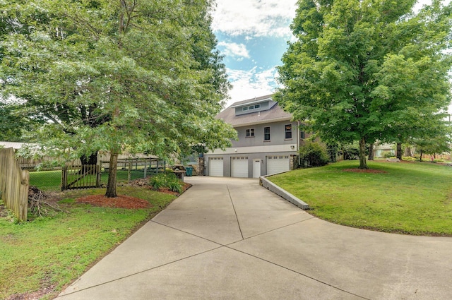 401 E Glendale St, Aurora, MO 65605 - view of front of house with an attached garage, driveway, and stucco siding