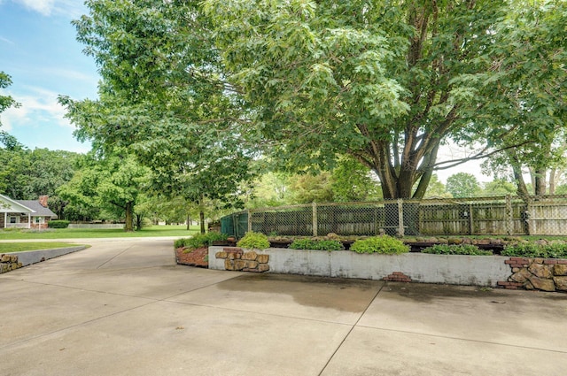 401 E Glendale St, Aurora, MO 65605 - view of patio