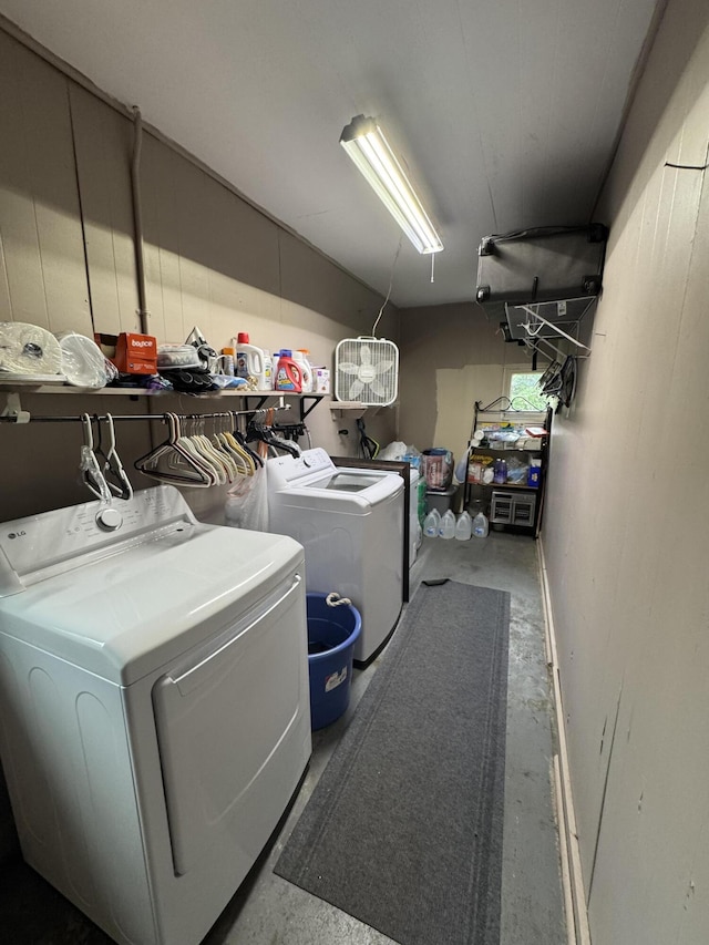 853 Sunset Ave, Marshfield, MO 65706 - laundry room with washing machine and dryer