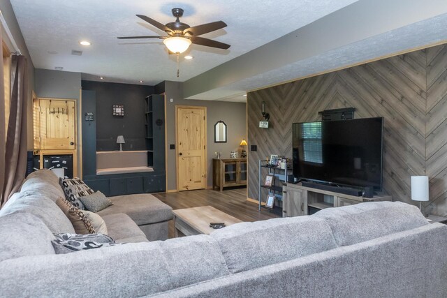 4413 N Branavy Ave, Springfield, MO 65803 - photo 33