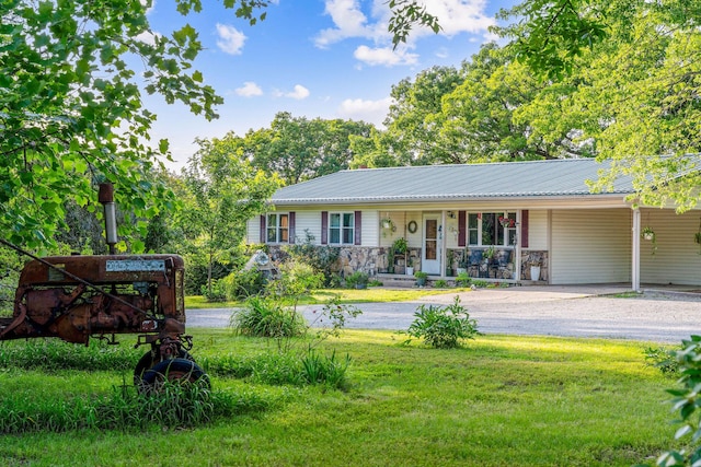 19326 Boat Dock Rd W, Omaha, AR 72662 - ranch-style house with dirt driveway, a porch, a front yard, and a carport