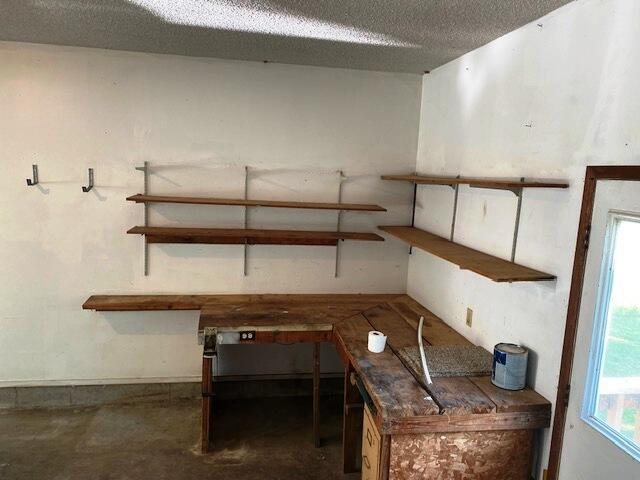 1208 Oak Ridge Dr, Aurora, MO 65605 - view of storage room