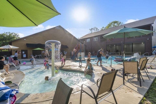 224 David Shawn Dr, Branson, MO 65616 - community pool with a patio area
