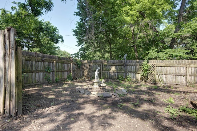 2812 W Lombard St, Springfield, MO 65802 - view of fenced backyard