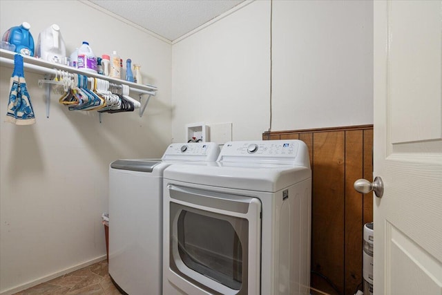 1900 State Highway 76, Anderson, MO 64831 - laundry area with washer and dryer and baseboards