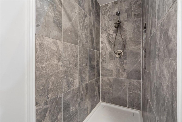1900 State Highway 76, Anderson, MO 64831 - bathroom with tiled shower