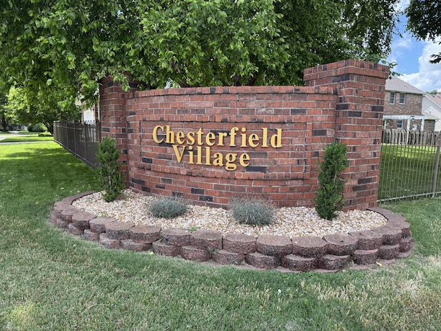 2411 W Dearborn St, Springfield, MO 65807 - view of community sign
