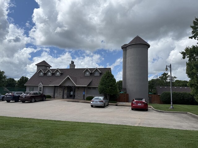 2411 W Dearborn St, Springfield, MO 65807 - view of uncovered parking lot