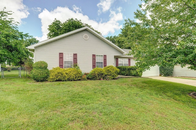 1651 S Mahn Ct, Springfield, MO 65802 - view of front of home featuring driveway