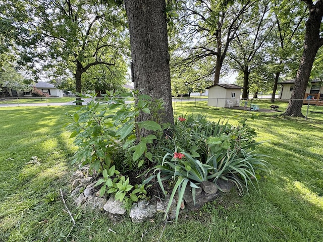 701 Barracuda Dr, Nixa, MO 65714 - view of yard