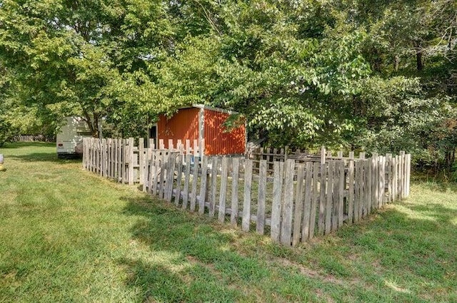 31 Mulberry Ln, Buffalo, MO 65622 - view of yard with a storage shed