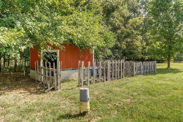 31 Mulberry Ln, Buffalo, MO 65622 - view of yard featuring an outbuilding and an outdoor structure
