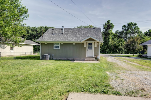 2718 E Blaine St, Springfield, MO 65803 - view of front of property with a shingled roof, entry steps, and dirt driveway
