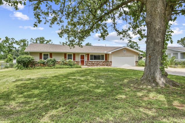 7047 W Lone Oak St, Springfield, MO 65803 - ranch-style home featuring an attached garage and driveway