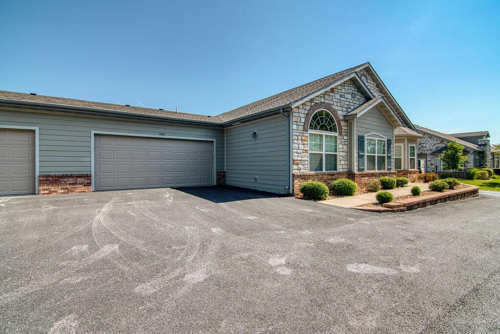 142 Rue De Villas Cir, Branson, MO 65616 - photo 1