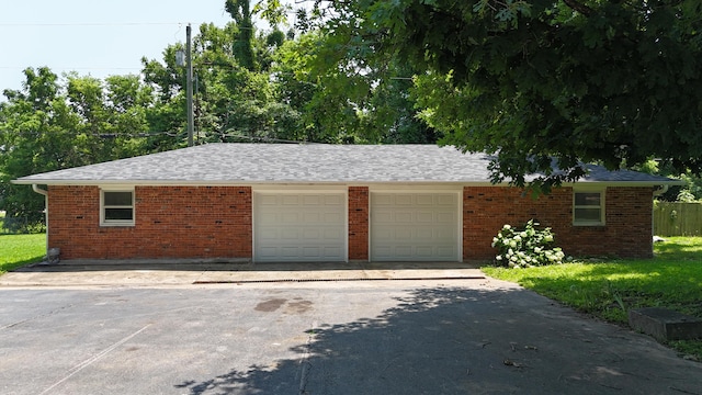 424 W Olive St, Bolivar, MO 65613 - garage with driveway