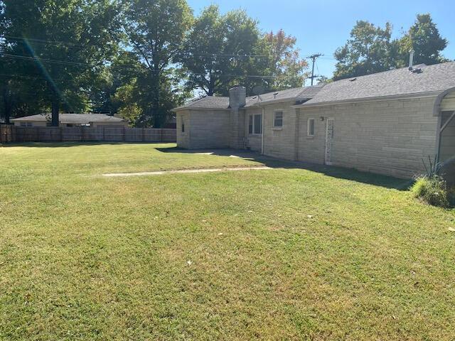 2166 S Lone Pine Ave, Springfield, MO 65804 - view of yard