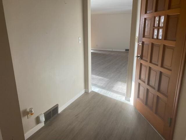 2166 S Lone Pine Ave, Springfield, MO 65804 - foyer entrance featuring wood finished floors