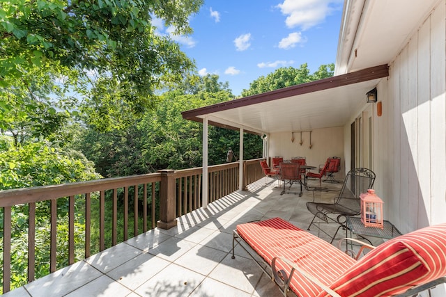 200 Eagle Pointe Dr, Branson, MO 65616 - view of patio / terrace with outdoor dining area