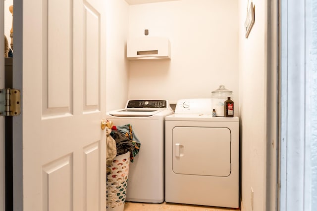 1708 Tiffany St, West Plains, MO 65775 - laundry area with washing machine and dryer