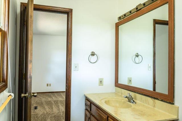 2812 W Maplewood St, Springfield, MO 65807 - bathroom featuring vanity