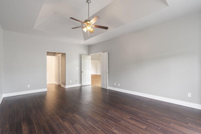 1007 Silvercrest Pl, Reeds Spring, MO 65737 - unfurnished room with a ceiling fan and dark wood-style floors