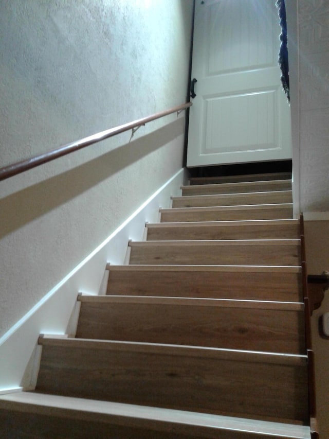 701 Spears Ave, Crane, MO 65633 - view of stairway